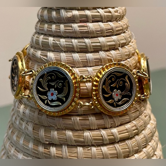 VINTAGE Damascene Gold Link with White Flowers Bracelet 12mm Round - Picture 1 of 11